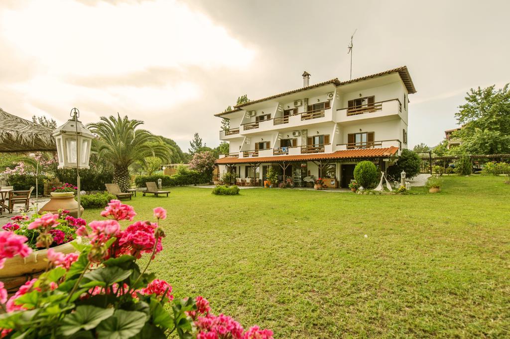 Christaras Apartments Vourvourou Exterior foto